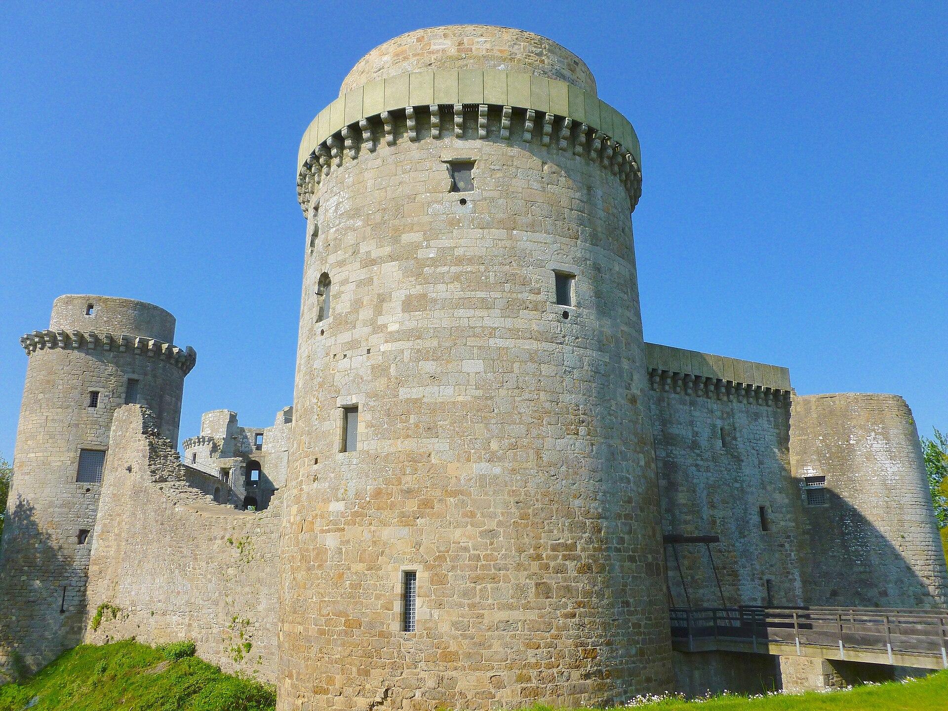 Château de la Hunaudaye, photo 2