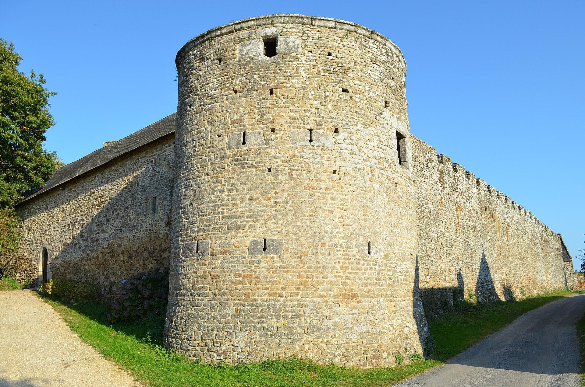 Manoir fortifié du Plessis-Josso, photo 2