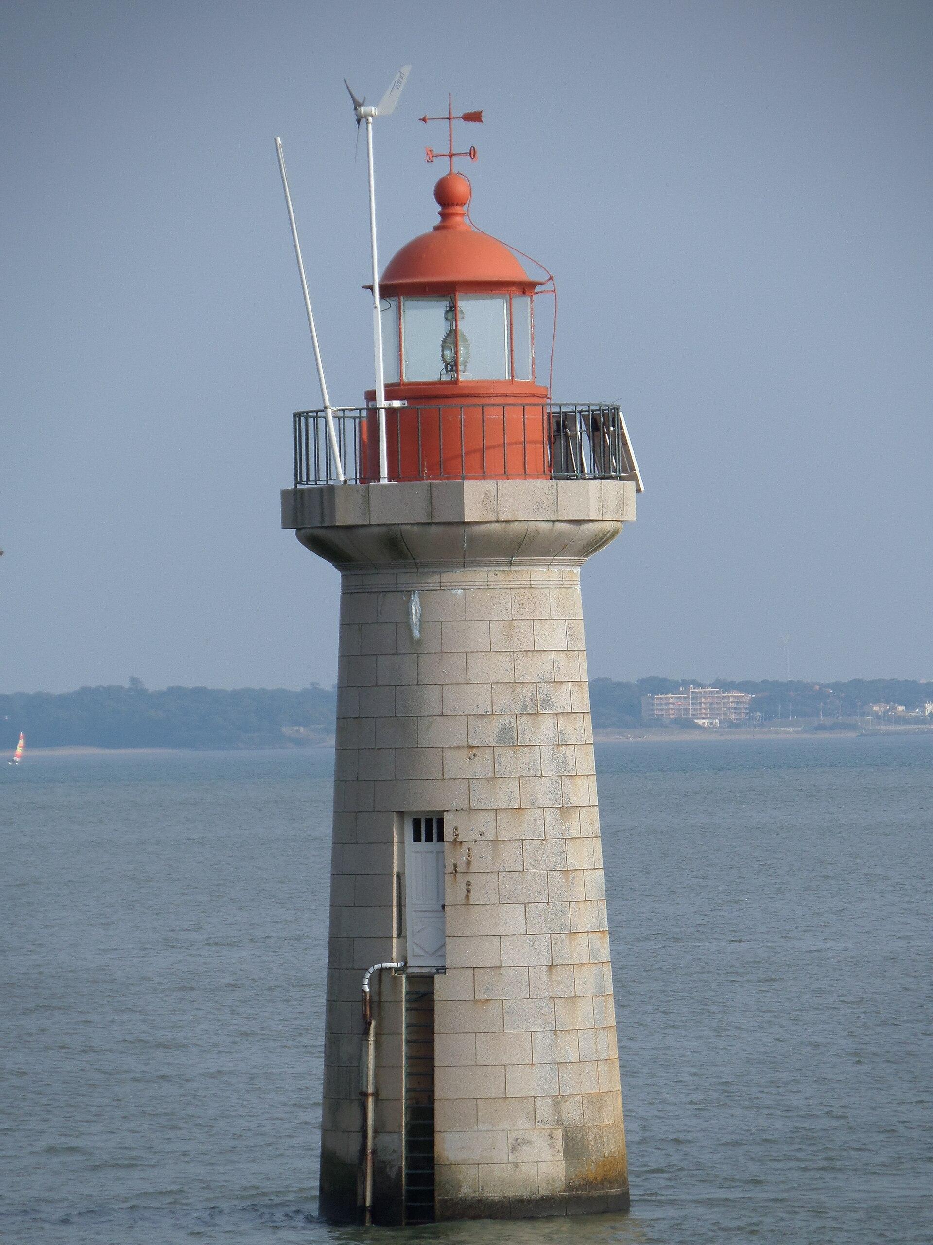 Phare de Ville-ès-Martin